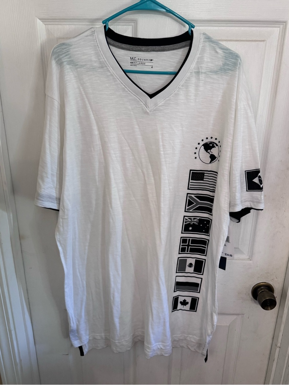 Men’s V-Neck Short Sleeve Flag soccer Graphic Tee. Size XXL